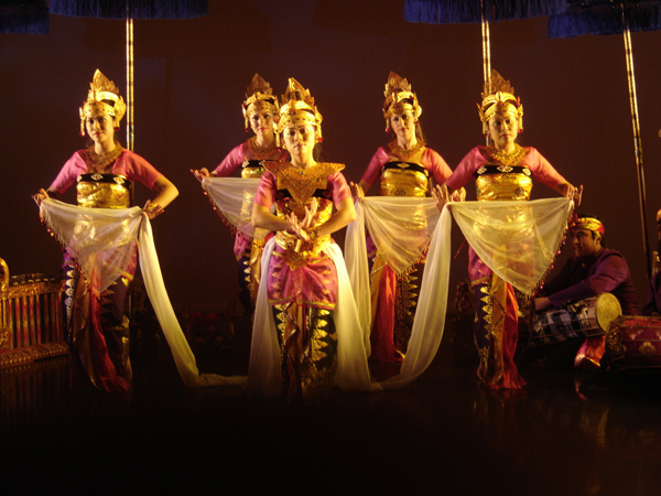 Ratnayu-dance school perf'06