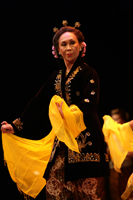 Javanese dance drama-Nanik Wenten as the queen